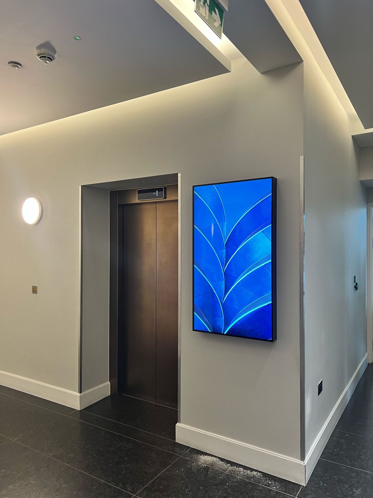 Muurbord Display