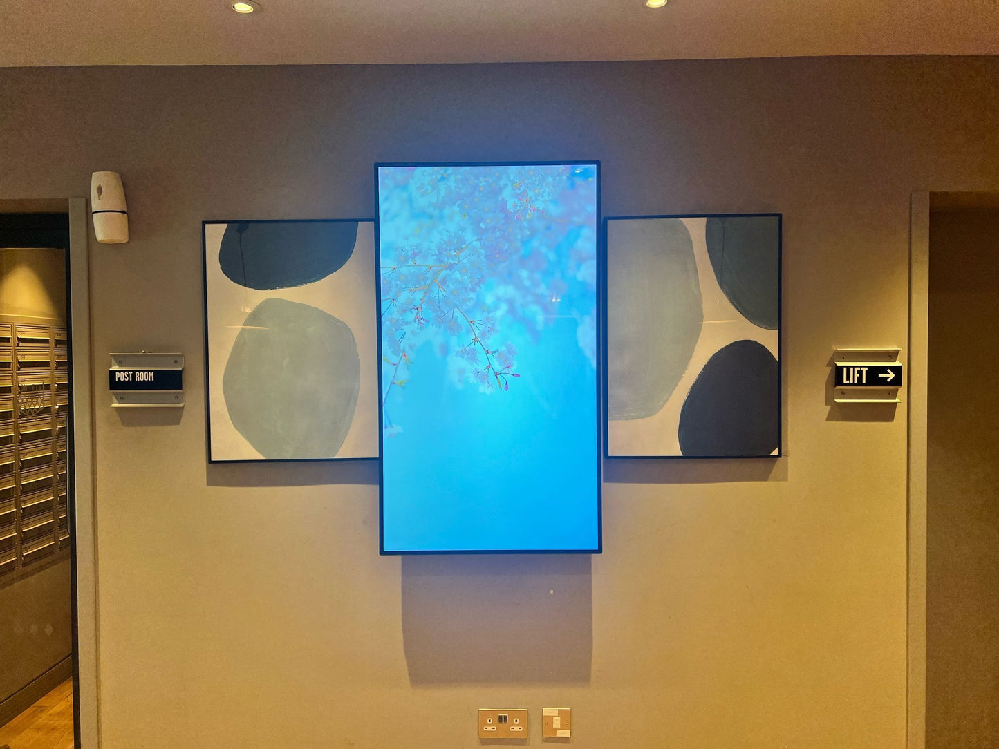 Muurbord Display