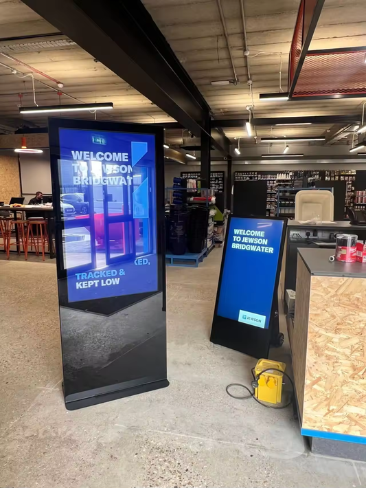 Digitaal outdoor reclamedisplay met accu